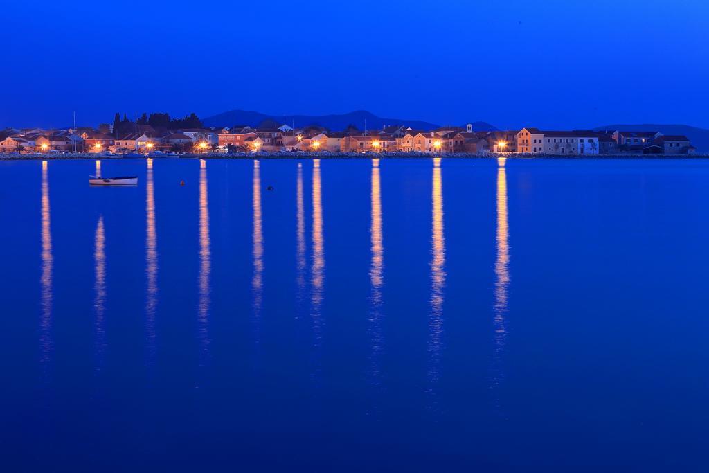 Dora Bibinje, 30 M From The Sea Apartman
