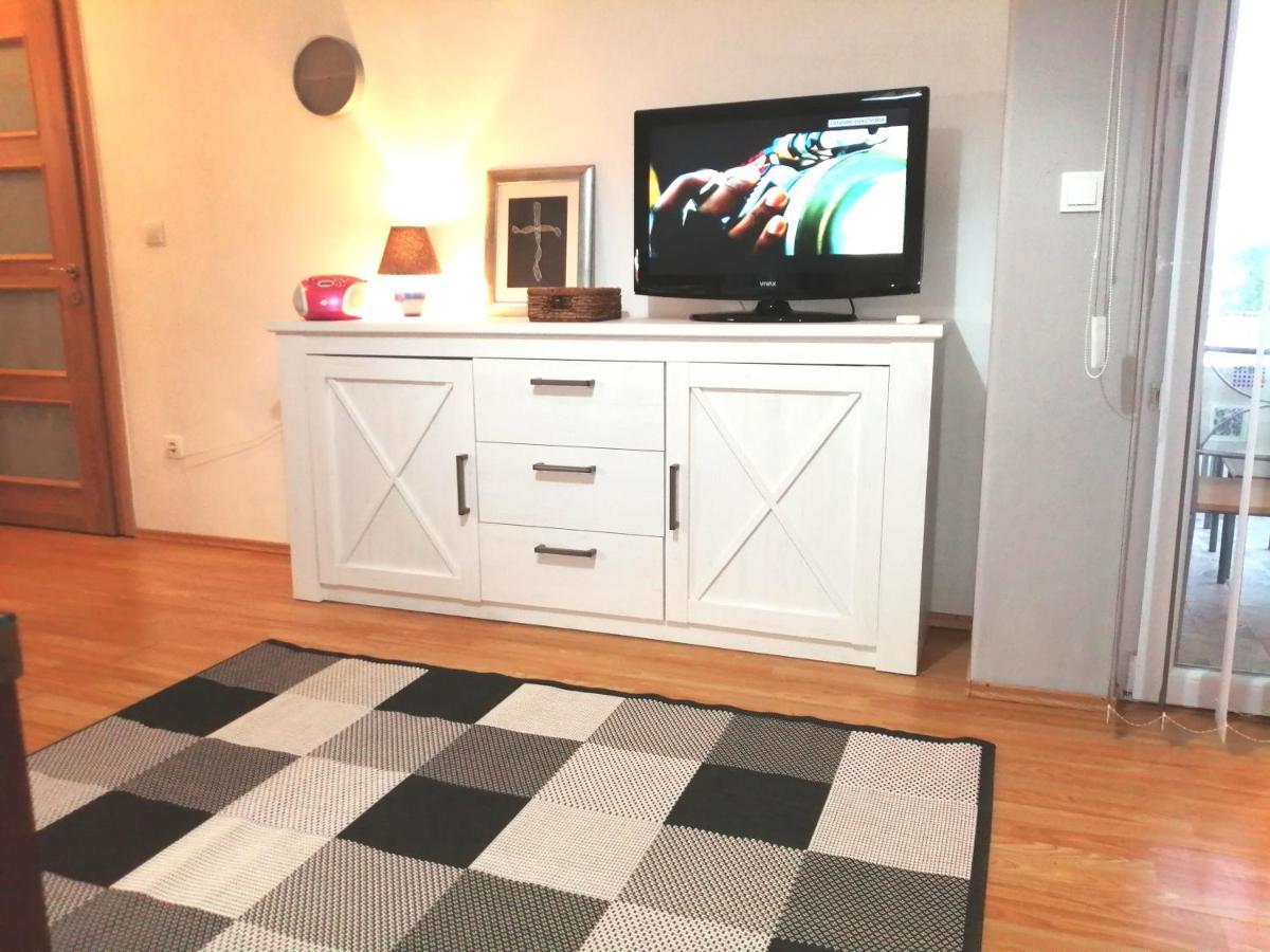 Dora Apartment